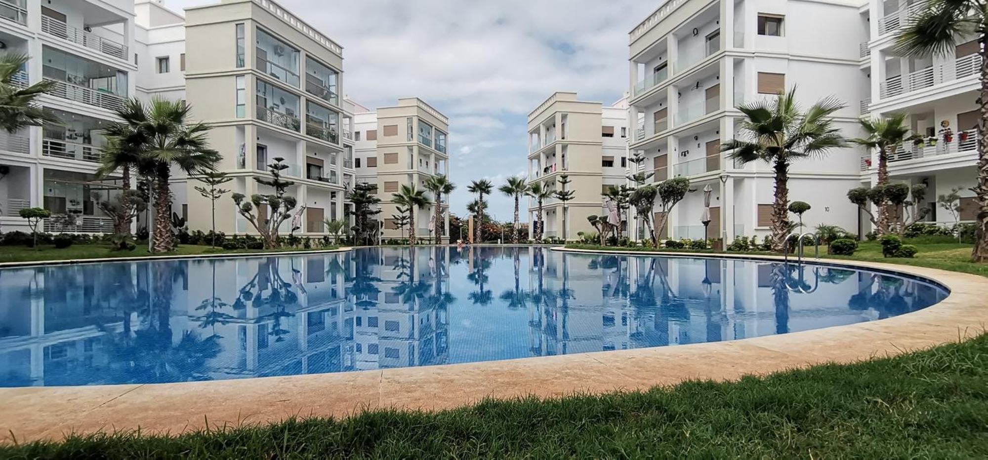 Grand Appartement Vue Golf A 2 Min De La Plage Bouznika Exterior photo